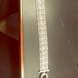 Ross Simon strlng slvr bracelet w/ toggle clasp.